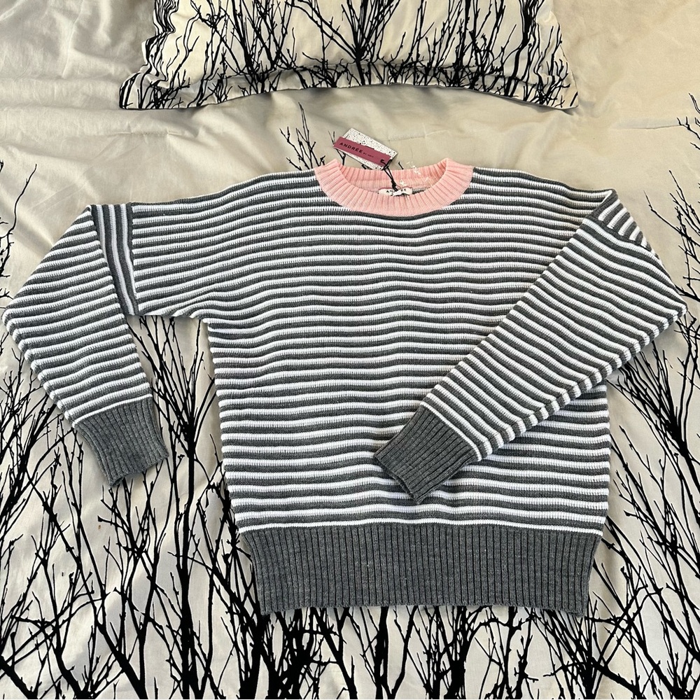 ANDREE BY UNIT Gray, White, Pink Striped Sweater, size small, new!